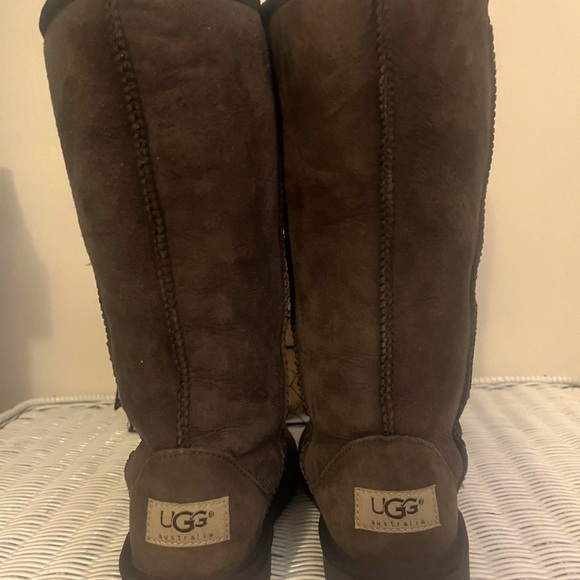 TALL UGG BOOTS🌼 - Picture 3 of 7